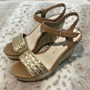 Anne Klein gold and tan wedges